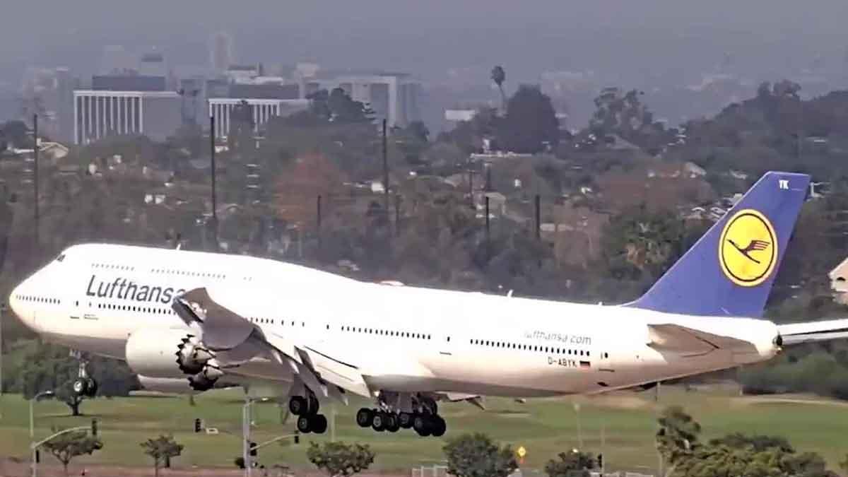 Boeing 747-8 de Lufthansa aborta aterrizaje en LAX