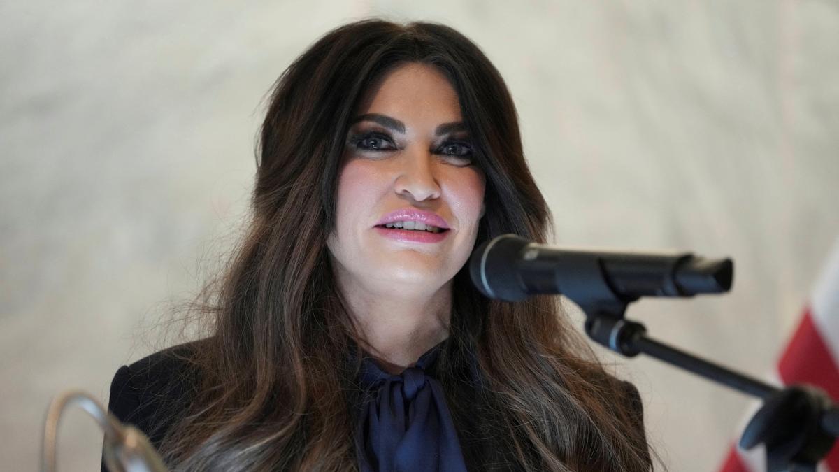Renuncia de embajadora de EU en Grecia solicitada por la Casa Blanca