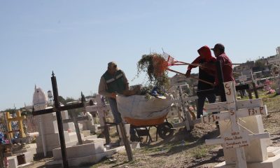 Limpian panteones municipales de Juárez ante la llegada del Día de Muertos