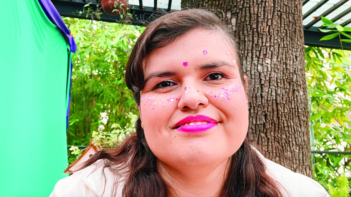 Mujer supera cáncer de mama tras diagnóstico tardío y lucha personal