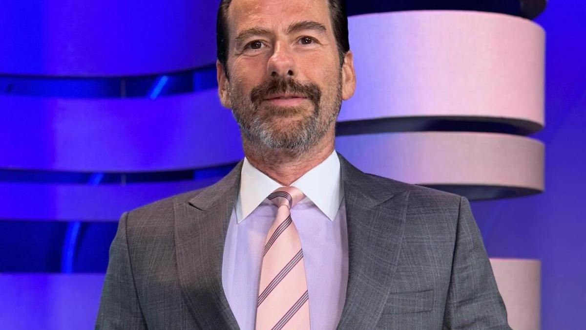 Eduardo Videgaray celebra 10 años de sátira política en Imagen Televisión