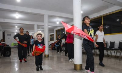 Desfilan culturas rumbo al Mictlán en la Megaprocesión de Catrinas