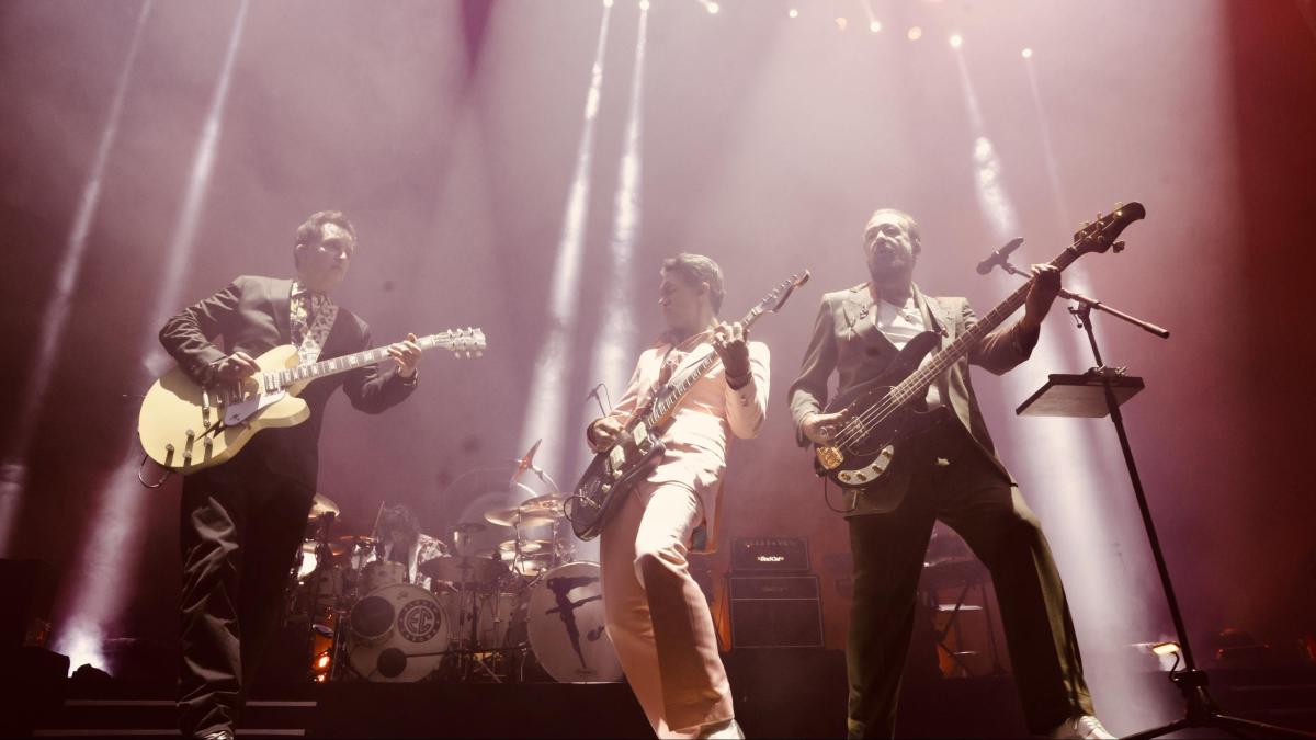 Fobia celebra 39 años de rock en emotivo concierto en el Domo de Cobre