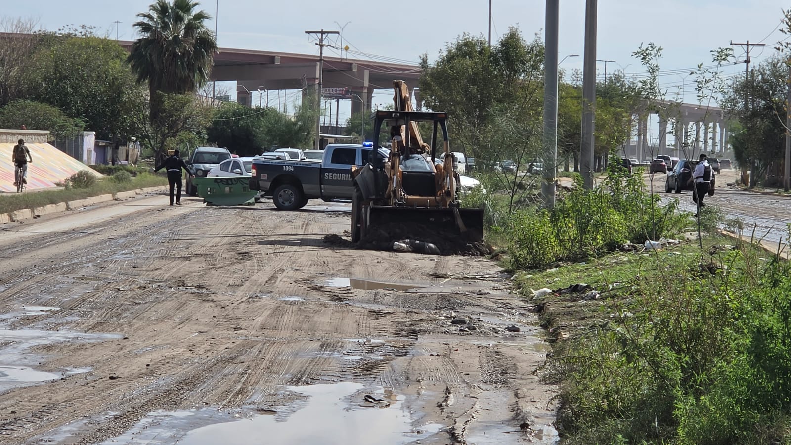 Lluvias en Juárez dejan ocho vehículos arrastrados y 40 con daños por inundación