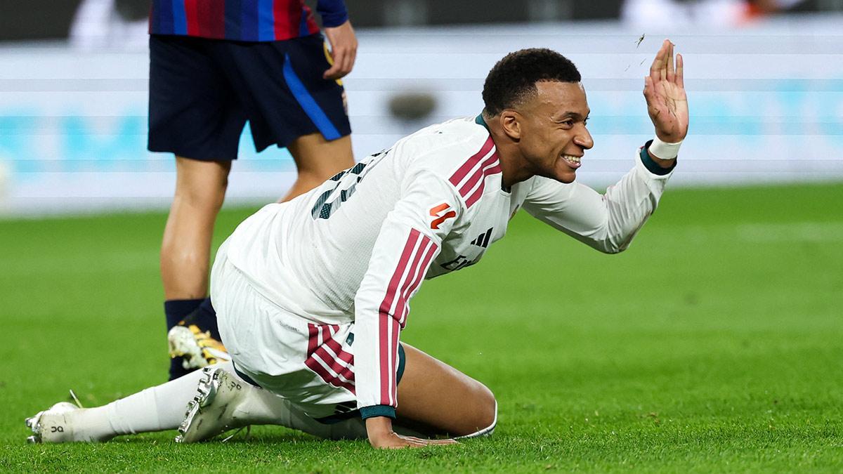 Mbappé genera controversia por meme y se disculpa