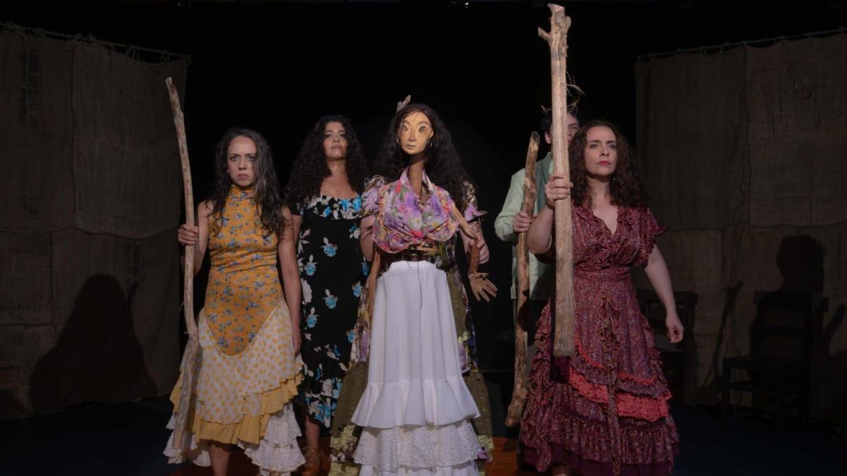 ‘Fuenteovejuna’ se presenta con títeres y música veracruzana