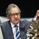 Regañan a secretario por solicitud incorrecta en AICM