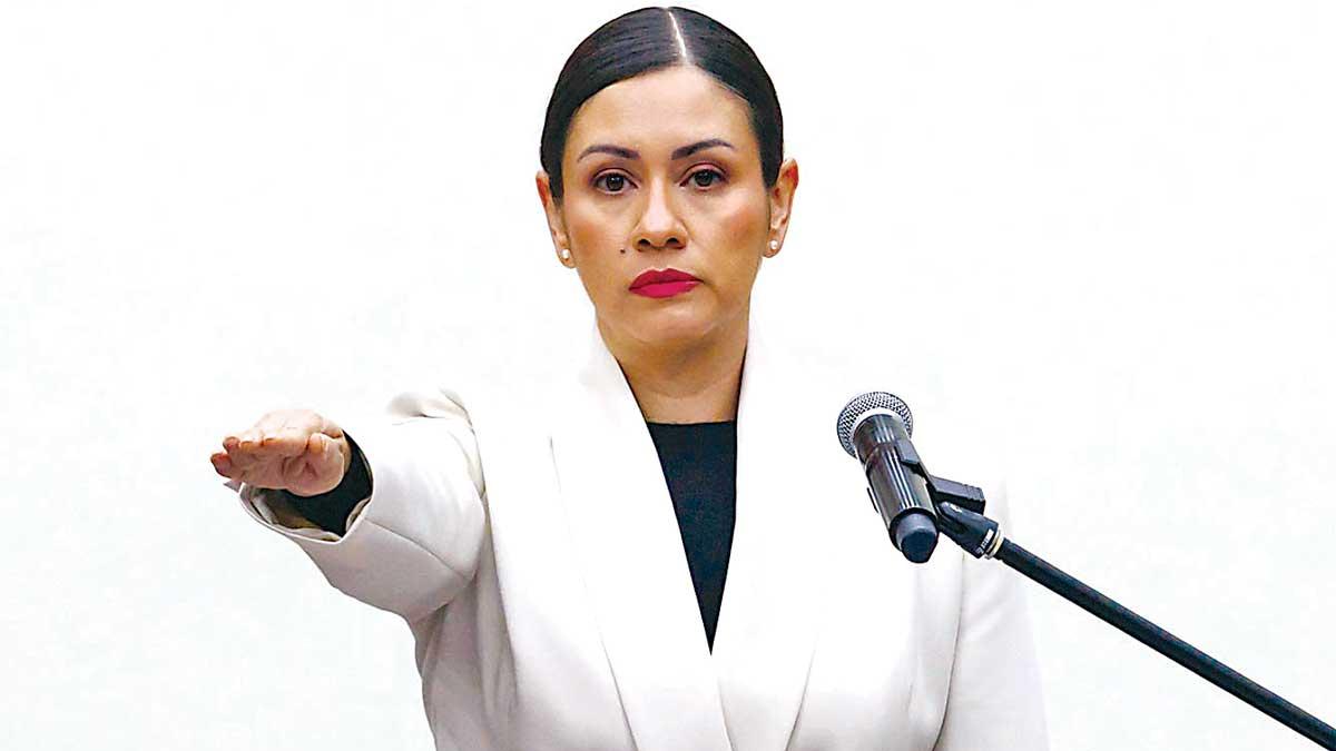 Renuncias en el INE tras escándalos de corrupción; asume presidenta provisional