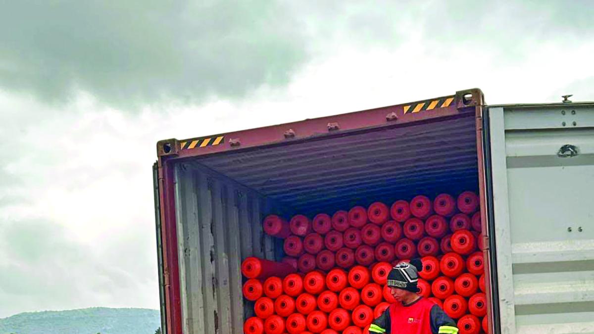 Instalan barreras en presa Endhó para controlar lirio acuático
