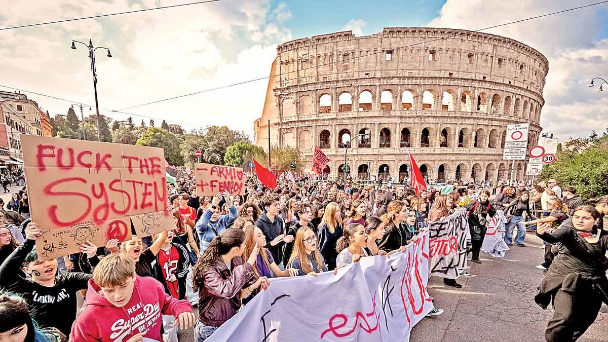 Italia exige más viviendas y fondos educativos en masivas protestas