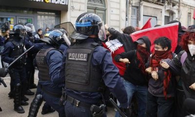 Policía antidisturbios se enfrenta a estudiantes en protestas educativas en Francia