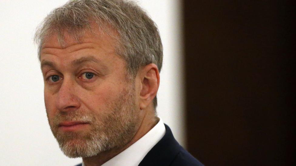 Policía de Chipre investiga asuntos financieros de Roman Abramovich