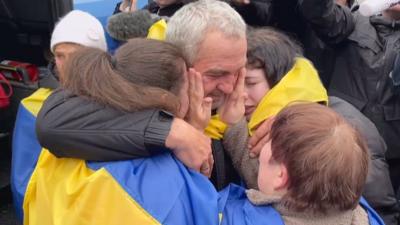 Reencuentros emocionales de evacuados de Oleshky