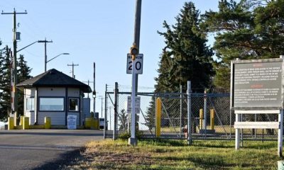 Incendio en base militar canadiense deja al menos cuatro muertos