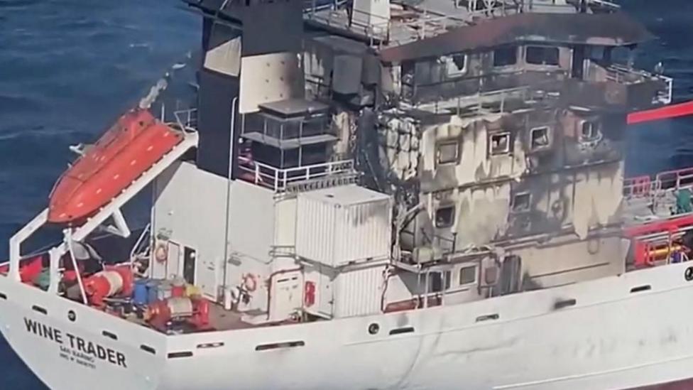 Ocho tripulantes desaparecidos tras ataque con drones a petrolero en Rumania