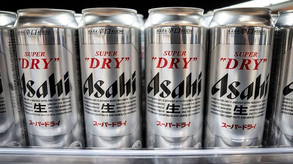 Gigantes cerveceros de Japón allanados por presunto cartel de fijación de precios