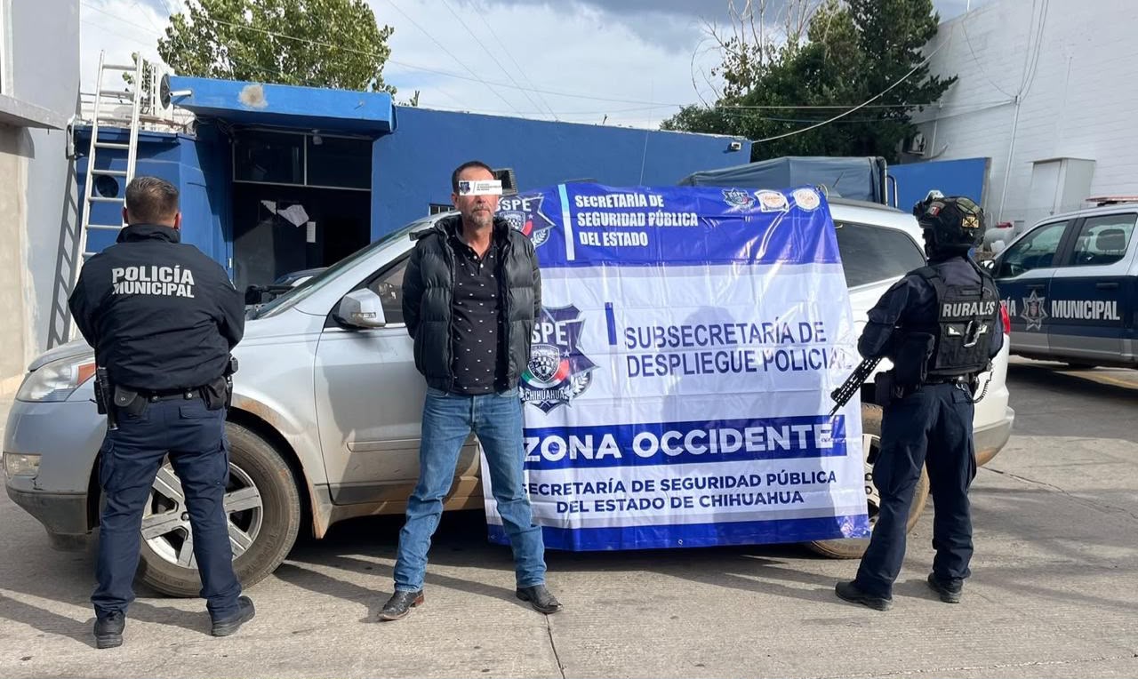 Detienen a conductor armado tras evadir revisión en Cuauhtémoc