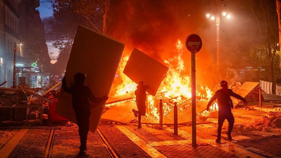 Marseille enfrenta más disturbios tras protestas que desataron caos