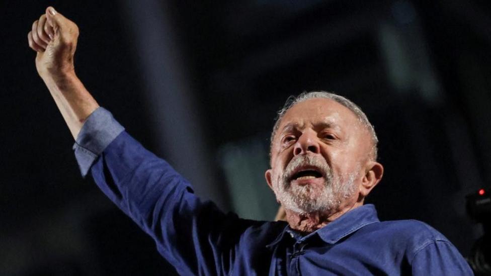 Lula: De trabajador y prisionero a presidente de Brasil nuevamente