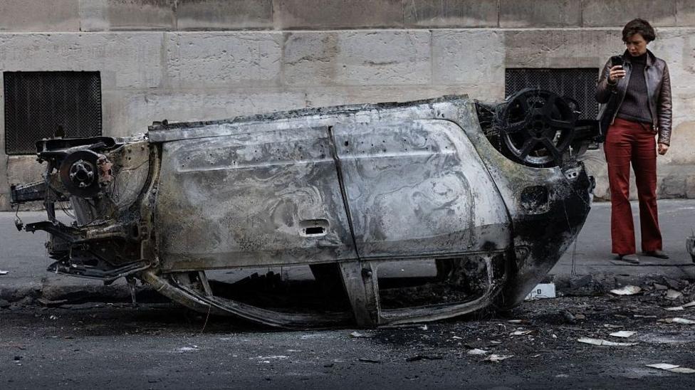 Francia enfrenta división tras disturbios y búsqueda de responsables