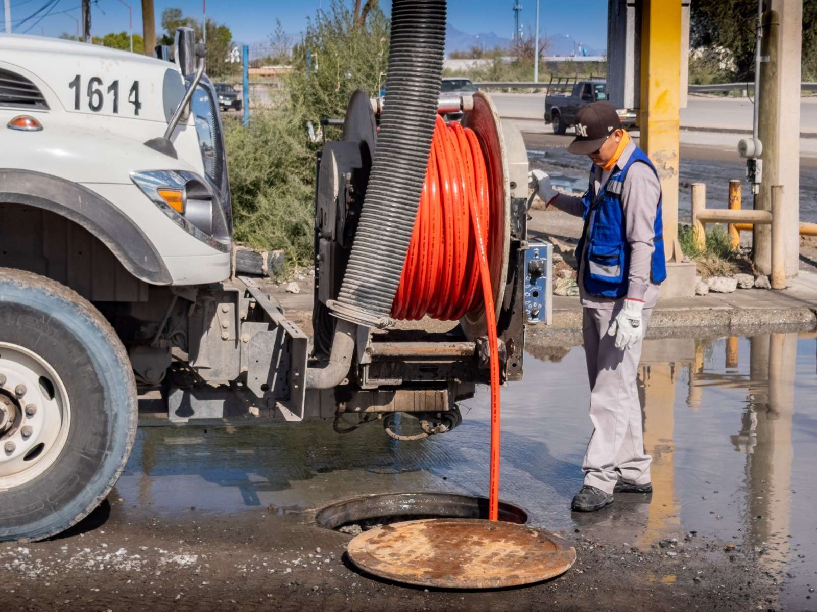 Despliegan tres equipos Vactor en Juárez Porvenir para atender brotes tras lluvias