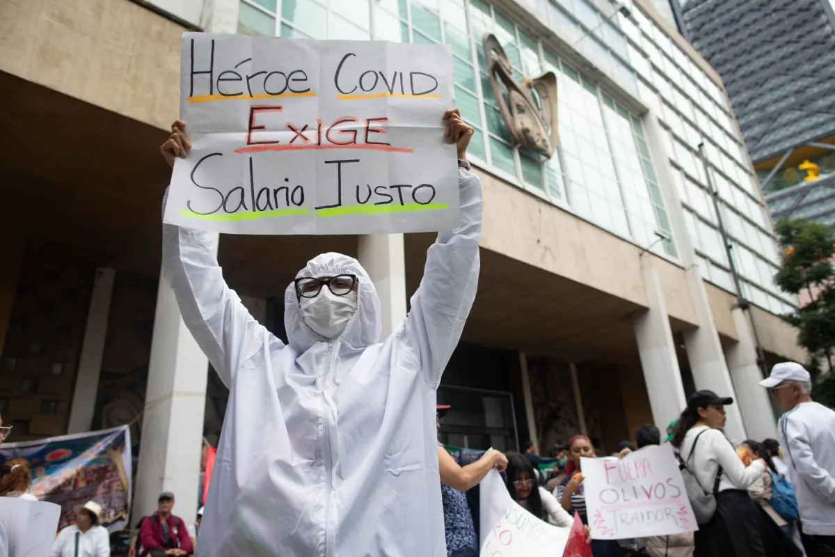 CNTE respalda protestas de trabajadores del IMSS por pensiones dignas