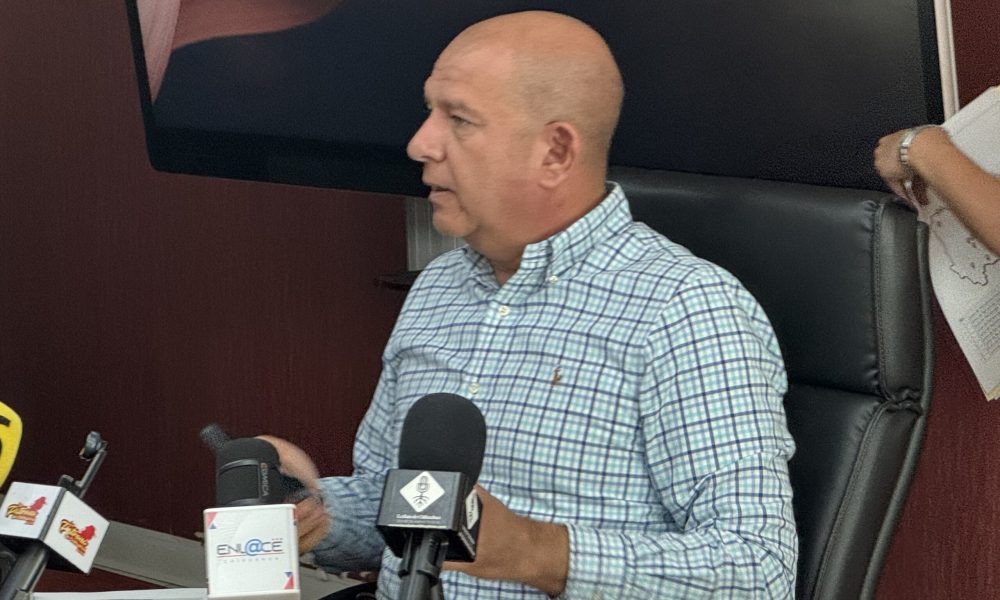 Cuauhtémoc Estrada defiende paridad de género ante críticas del PAN y PRI