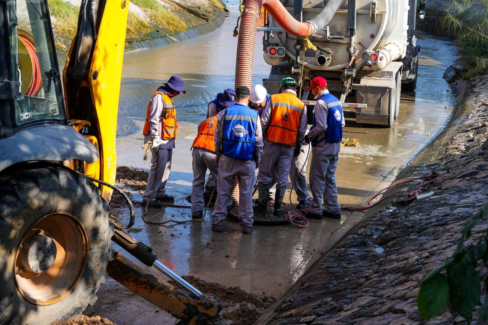 Da JMAS mantenimiento a colector del Viaducto Mártires del 68