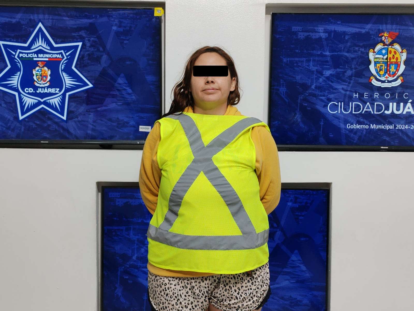 Arrestan a mujer con vehículo robado