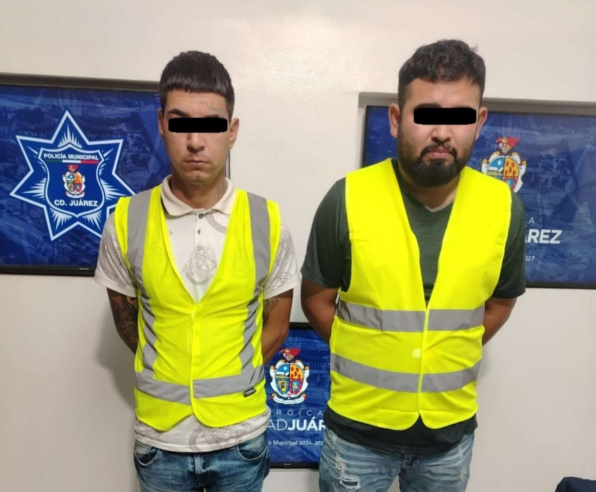 Capturan a dos hombres señalados por presunto robo afuera de un banco