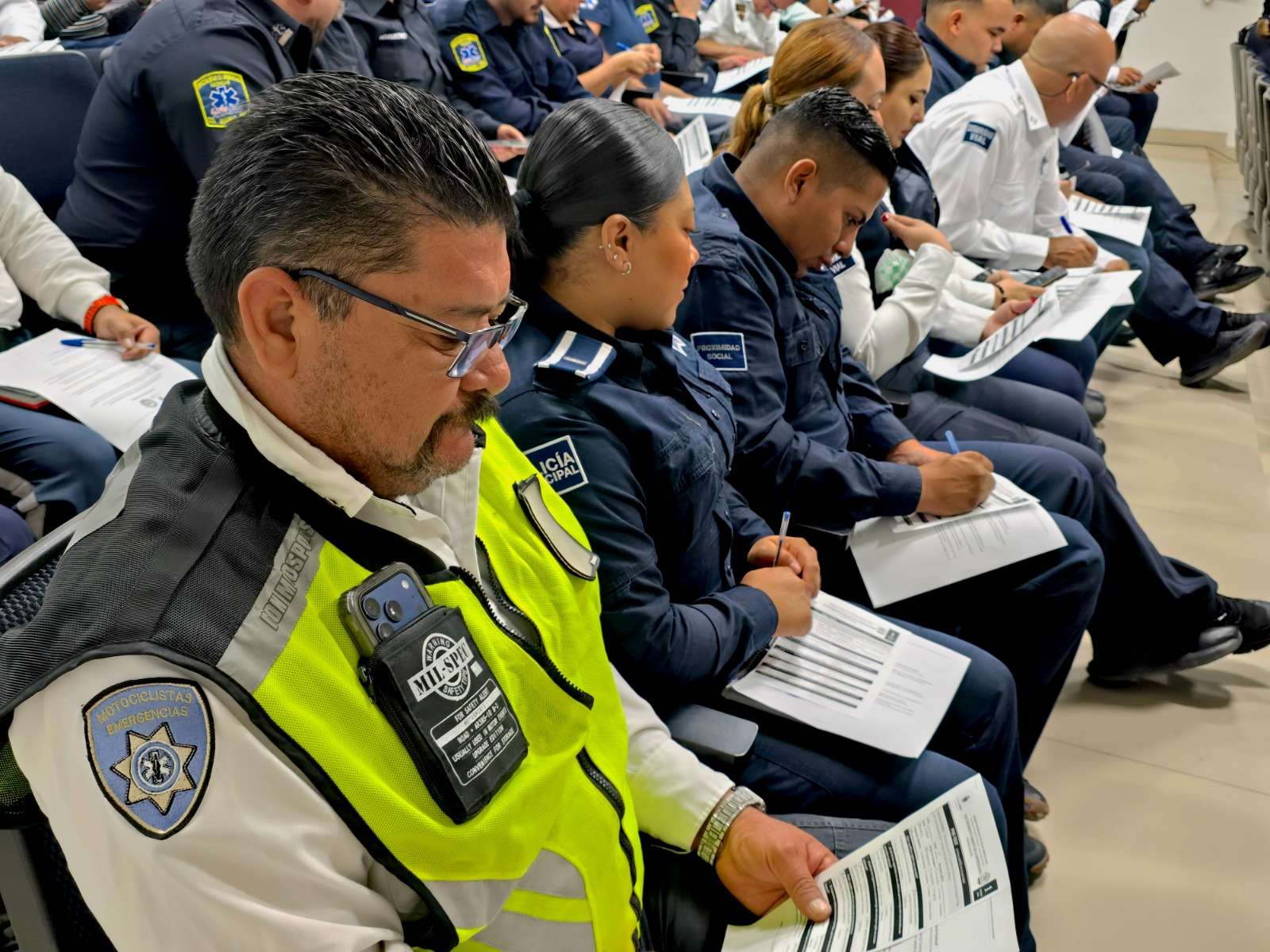 Imparten talleres de salud mental para personal de emergencia