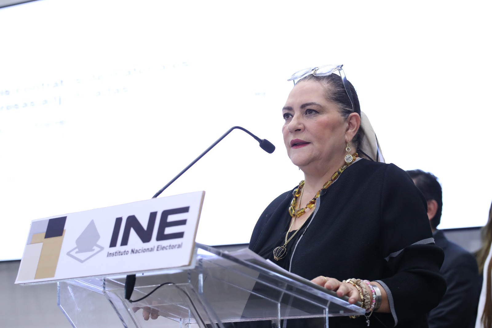 ASF investiga contrataciones del INE; crecen exigencias contra Guadalupe Taddei