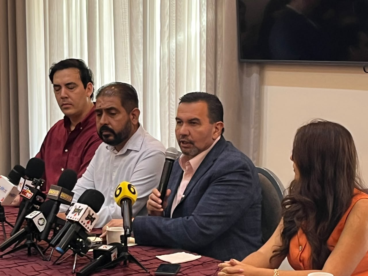 Cruz Pérez Cuéllar responde a acusaciones del PAN con posibles acciones legales