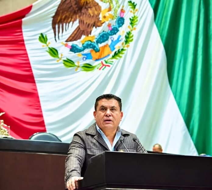 Propone Álex Domínguez libre operación de Uber y DiDi en aeropuertos y centrales camioneras de Chihuahua