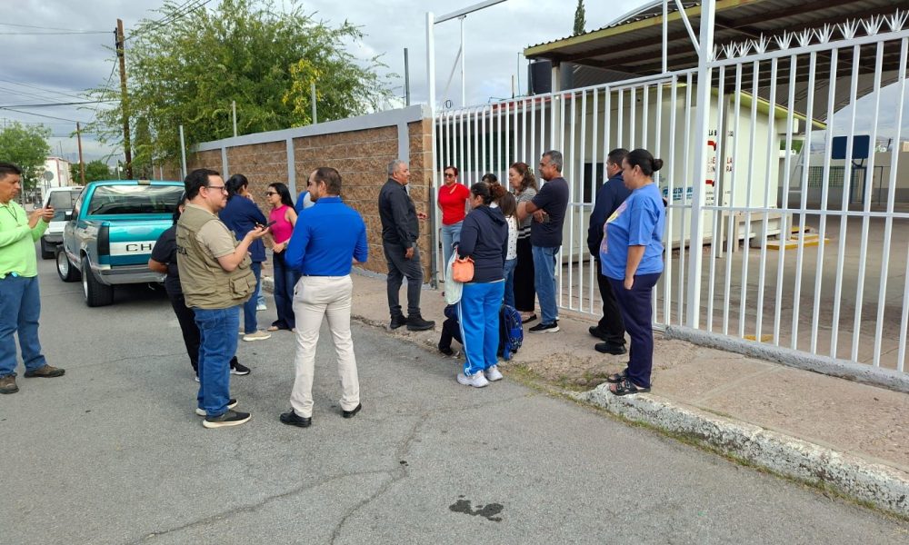 Padres cierran primaria en Santa Rita por falta de maestro