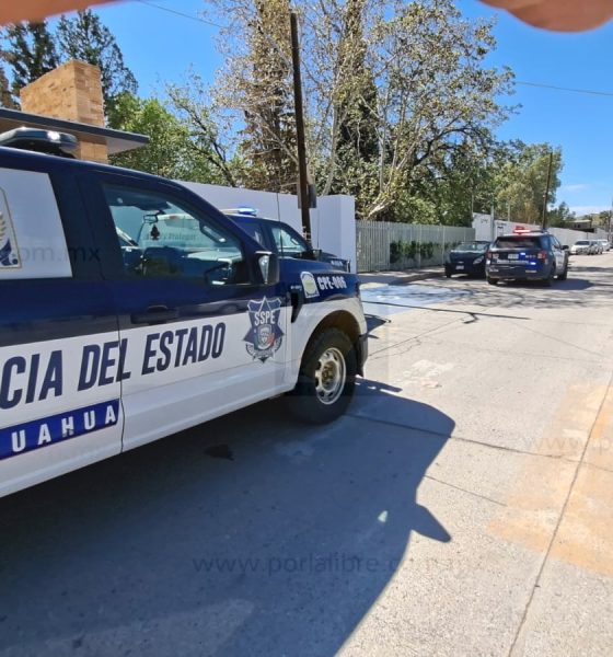 Movilizan a policías por reporte de presunta arma de fuego en secundaria de Villa Juárez