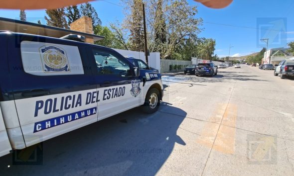 Movilizan a policías por reporte de presunta arma de fuego en secundaria de Villa Juárez