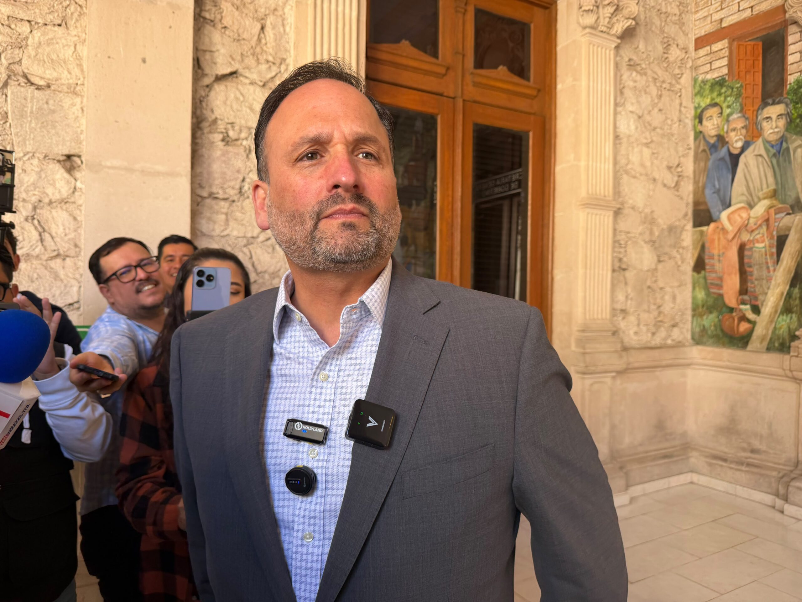 De la Peña evita confrontación con Félix Martínez sobre oportunismo político
