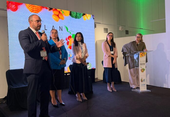 Presenta Chihuahua estrategia para combatir desnutrición infantil ante especialistas de América Latina
