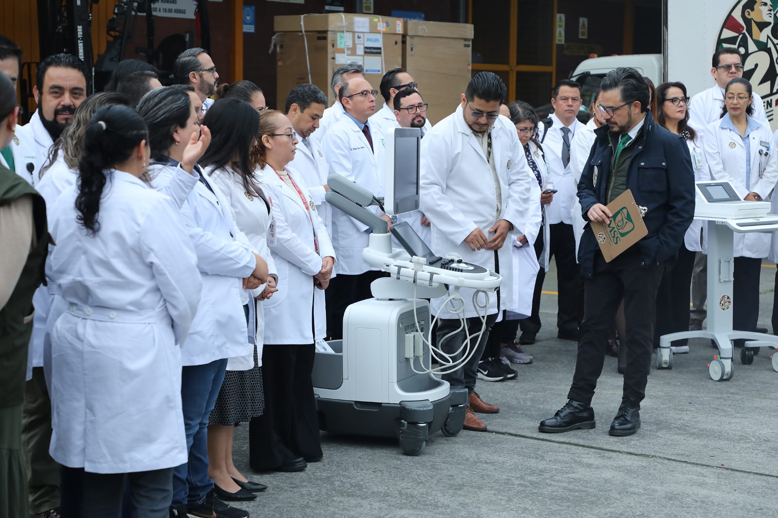 IMSS distribuye equipos médicos; Chihuahua recibe electrocardiógrafo