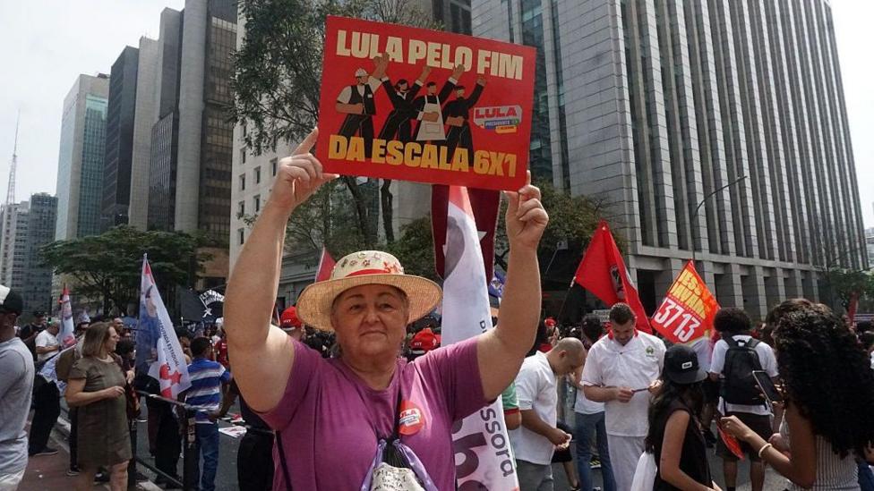 Congreso de Brasil aprueba reducción de jornada laboral a 40 horas