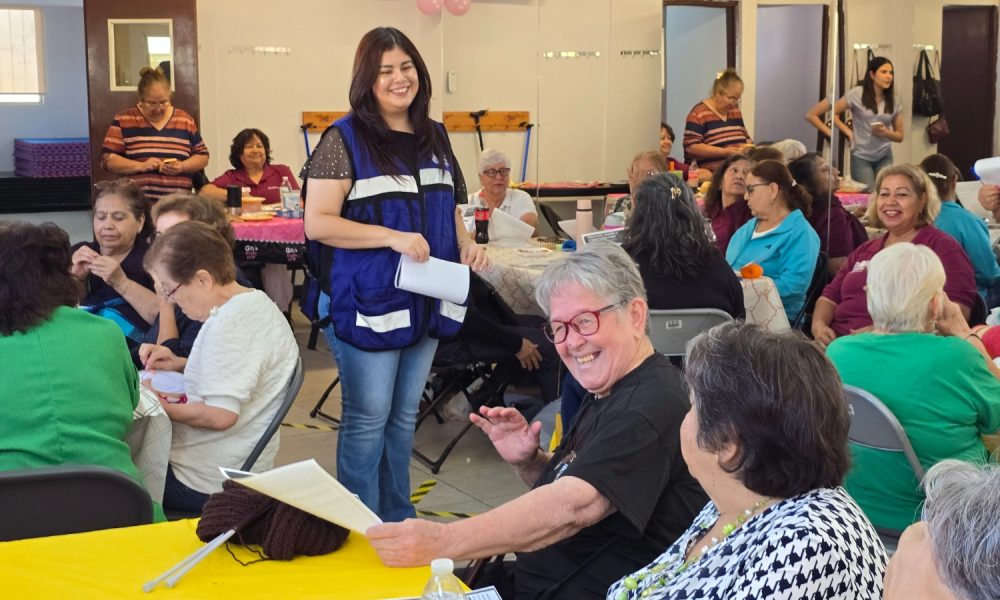 Adultos mayores reciben capacitación sobre salud en Clubs del Abuelo