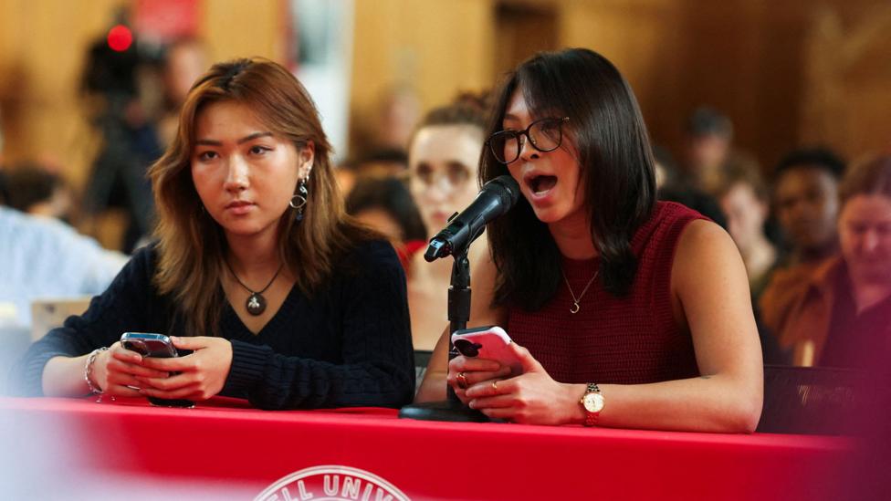 Gobernadora de Nueva York critica manejo de caso de violación en Cornell