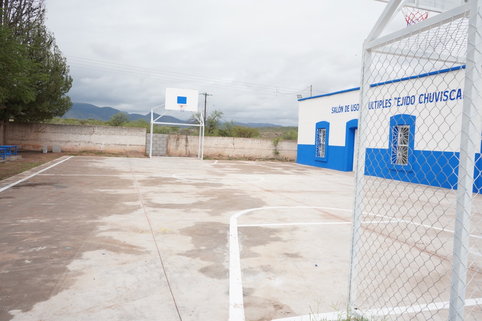 Rehabilitan cancha deportiva en Chuvíscar para beneficio de familias