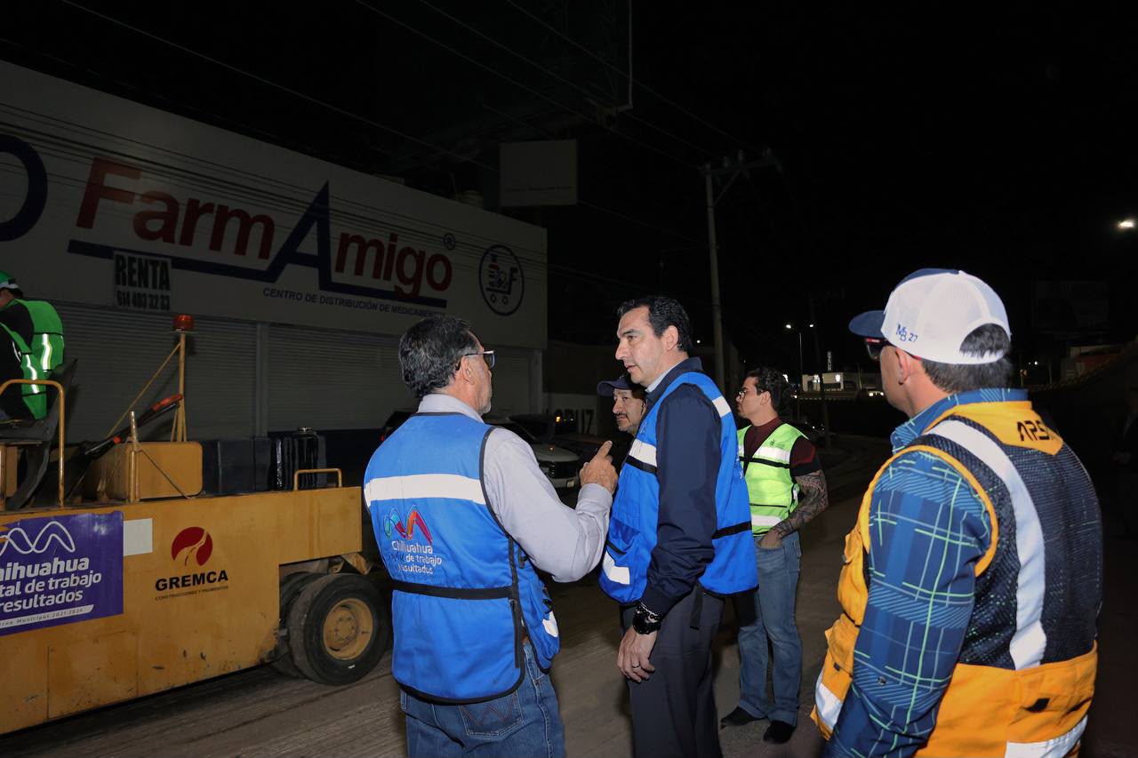 Supervisa alcalde recarpeteo nocturno en periférico de la Juventud