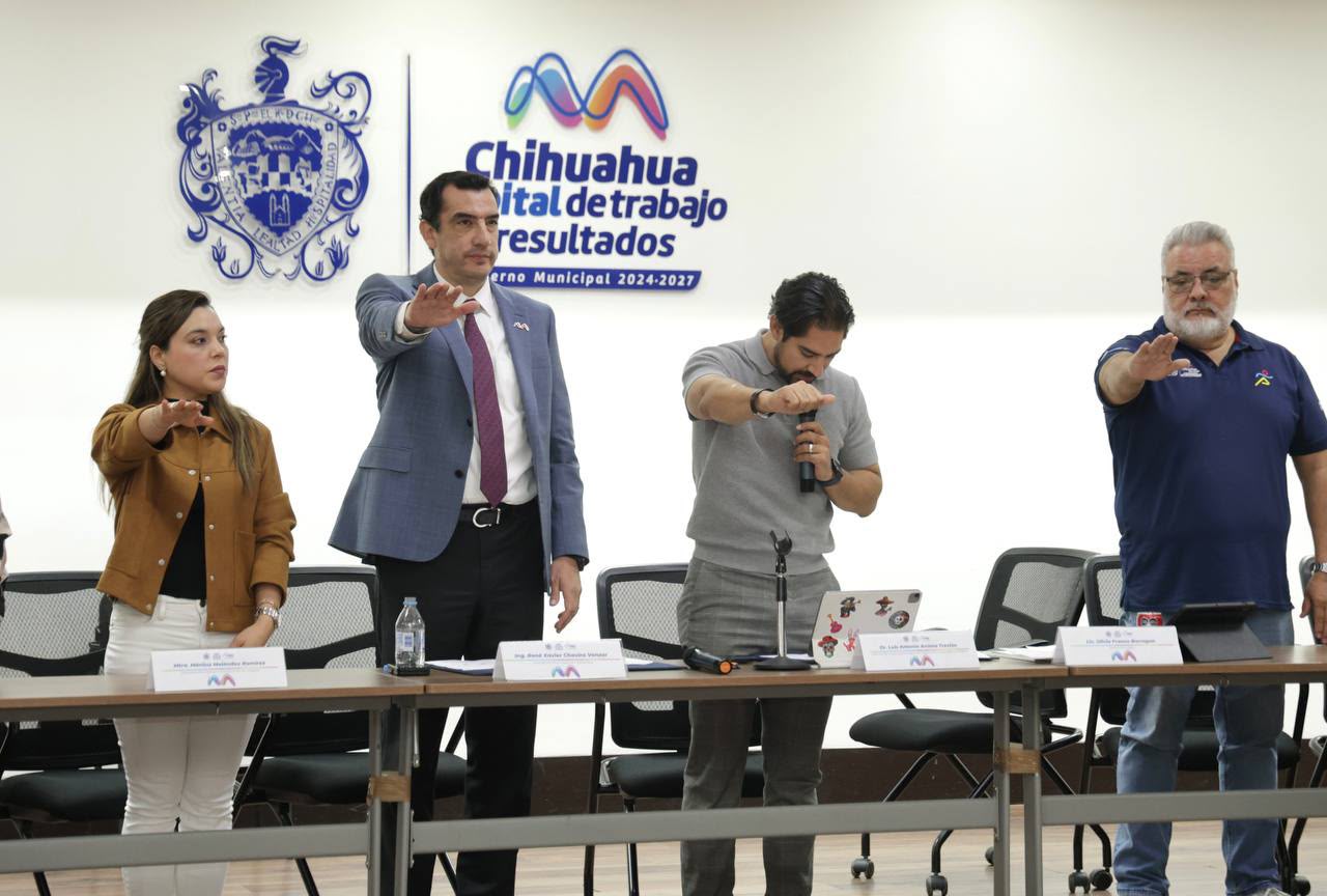 René Chavira asume presidencia del Consejo Directivo del IMPAS