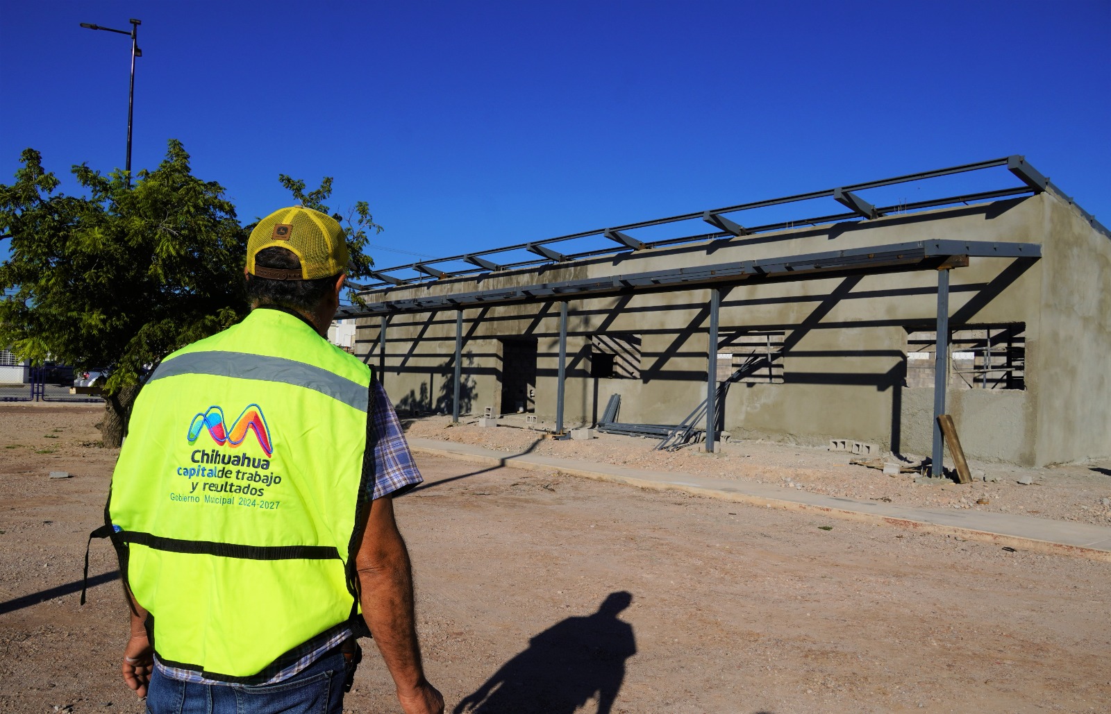 Avanza construcción de salón de usos múltiples en Jardines de Sacramento