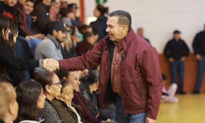 Pérez Cuéllar entrega mobiliario escolar en municipios de Chihuahua