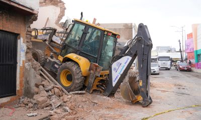 Demolición preventiva de casa abandonada en la Zona Centro de Chihuahua