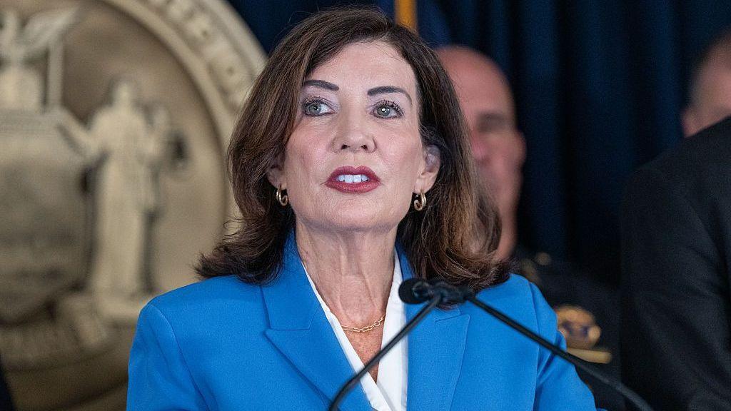 Gobernadora de Nueva York nombra fiscal especial en caso de Cornell
